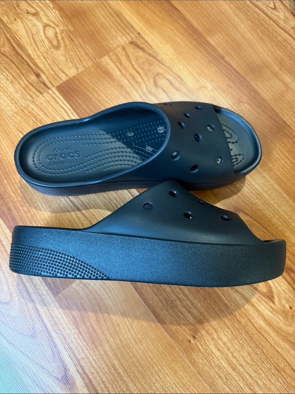 Women’s Black Slip-On Slide Crocs Sandals
